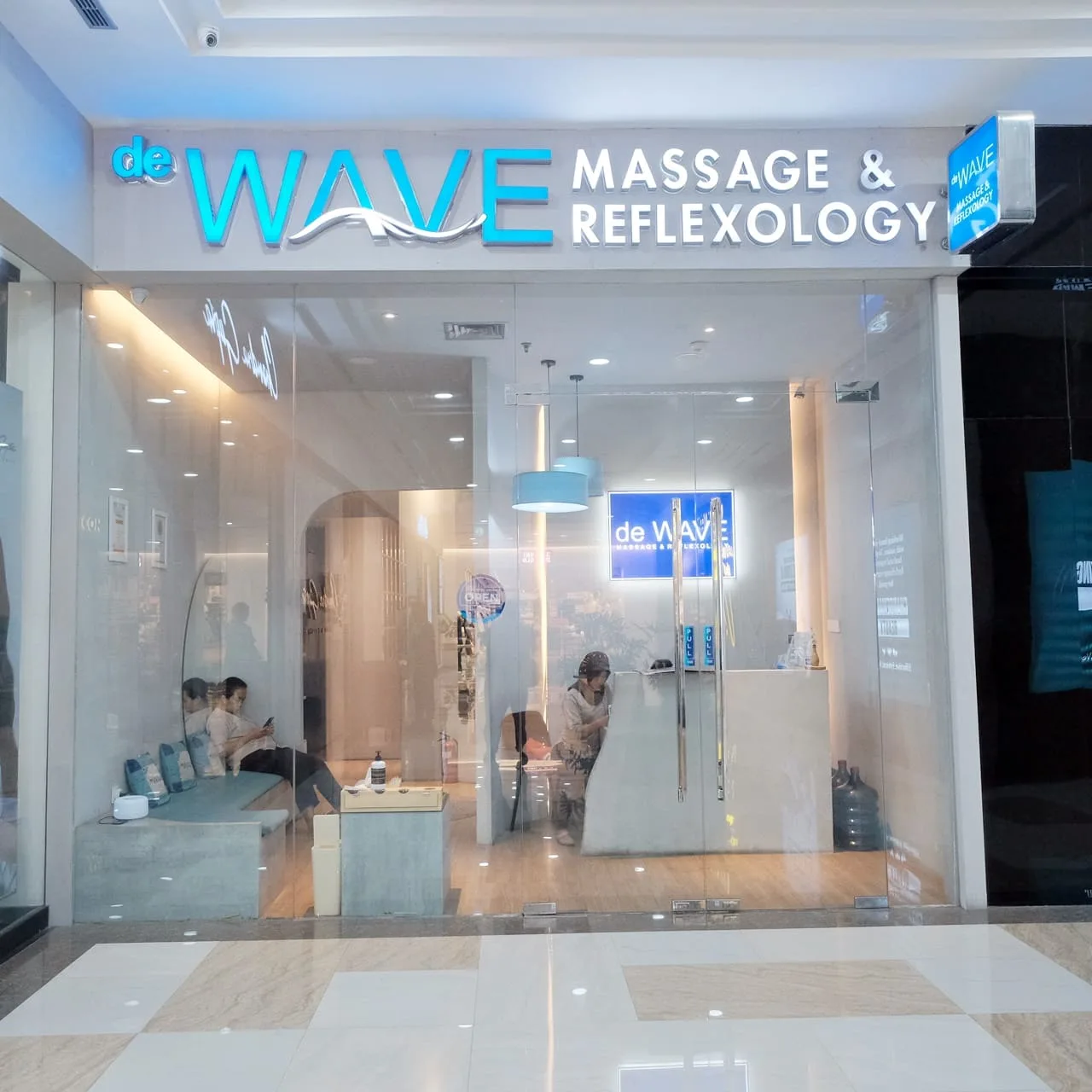 de Wave Plaza Ambarrukmo