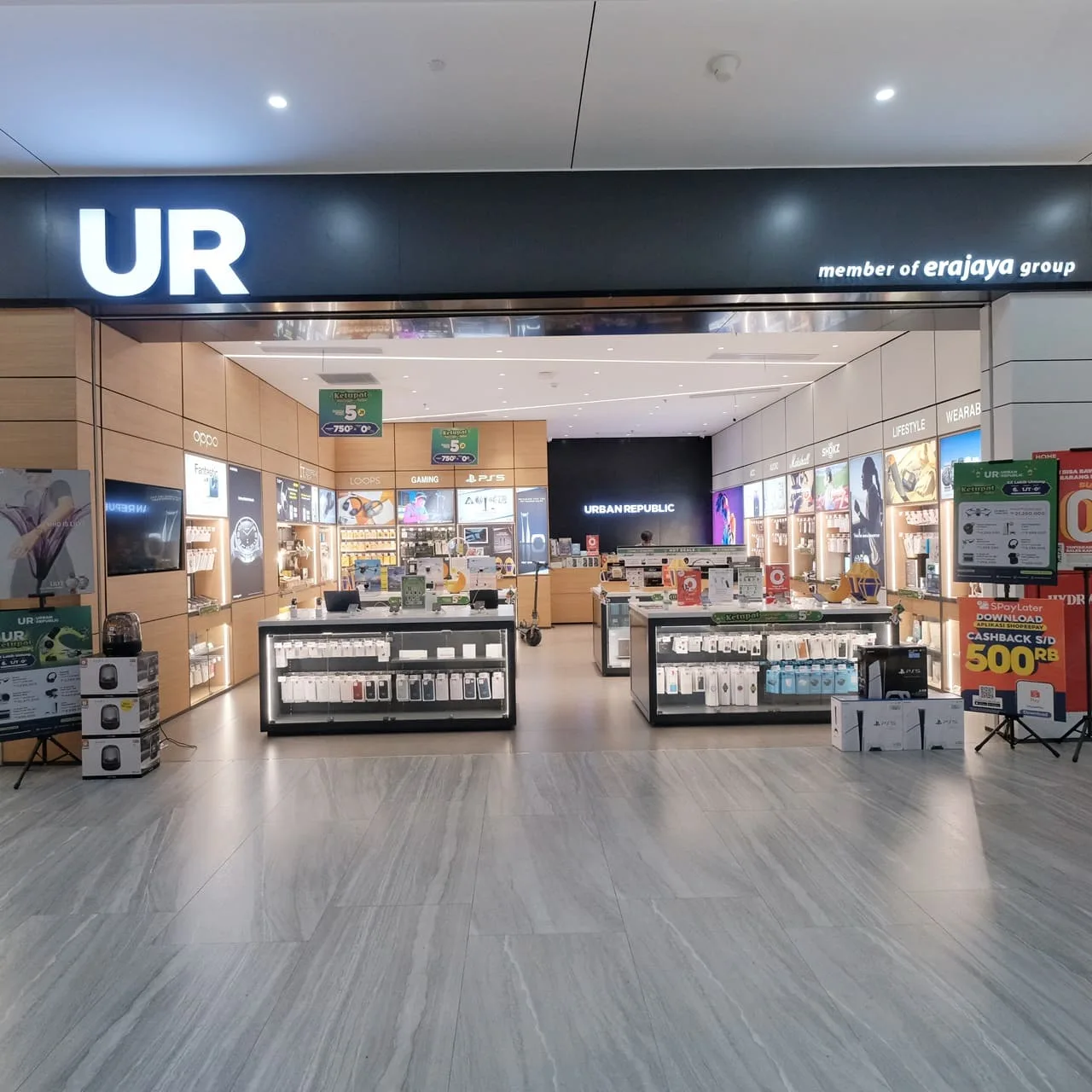 Urban Republic Plaza Ambarrukmo
